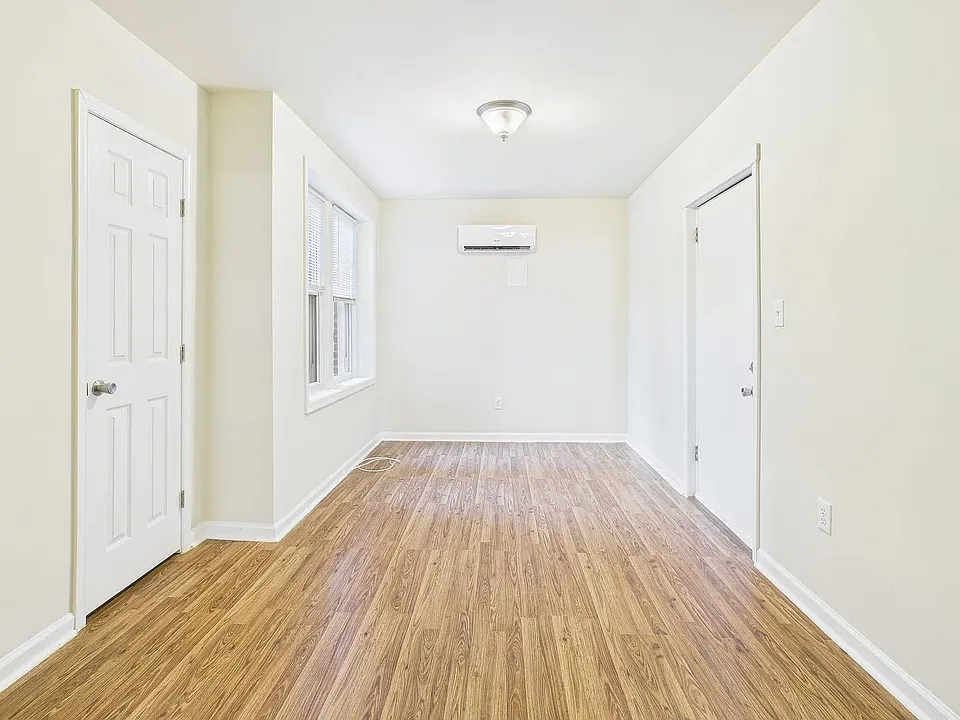 2400 Barton Ave