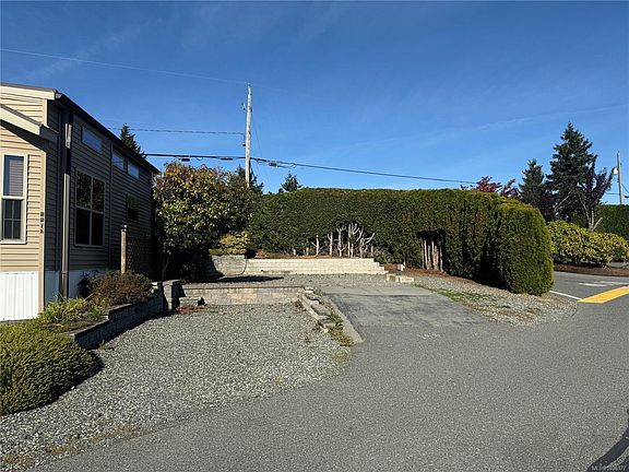 3rd image of 1100 Woss Lake Dr
