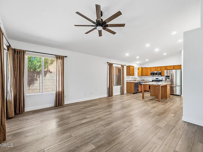 1142 W Sparrow Dr — Photo 8