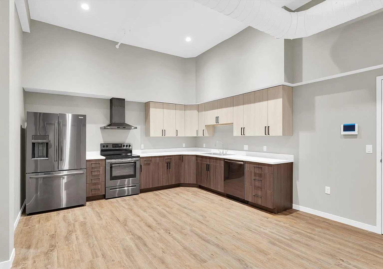 Modern 1-Bedroom Apartment with Secure Access, In-Unit Laundry — Photo 1