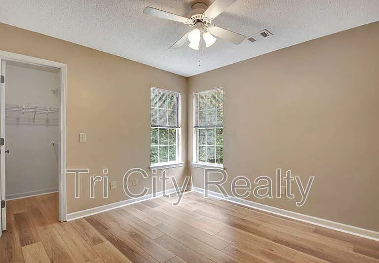 49 Montrose Ln — Photo 49