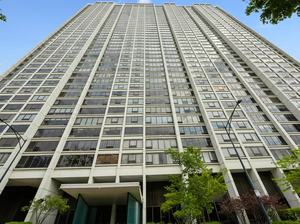 2800 N Lake Shore Dr, Chicago, IL