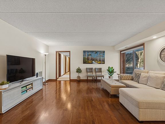 3rd image of 150 Red Top Dr APT 103