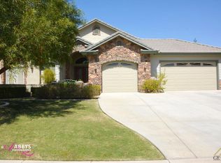 12002 Indianapolis Dr, Bakersfield, CA 93312