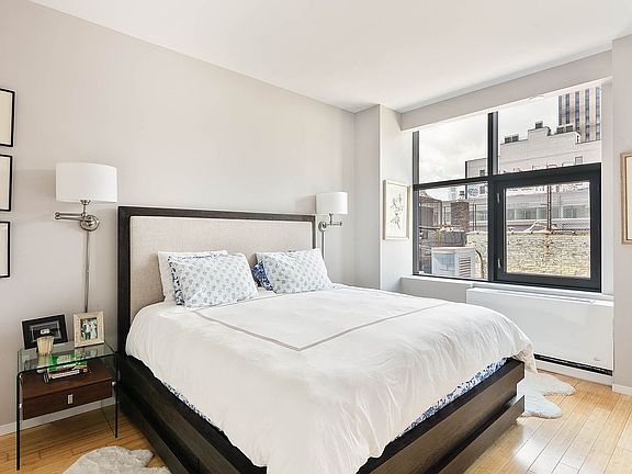 4th image of 105 Norfolk St APT 3A