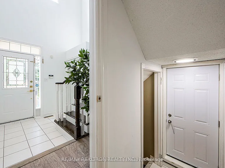 269 Treasure Rd E #UPPER — Photo 29