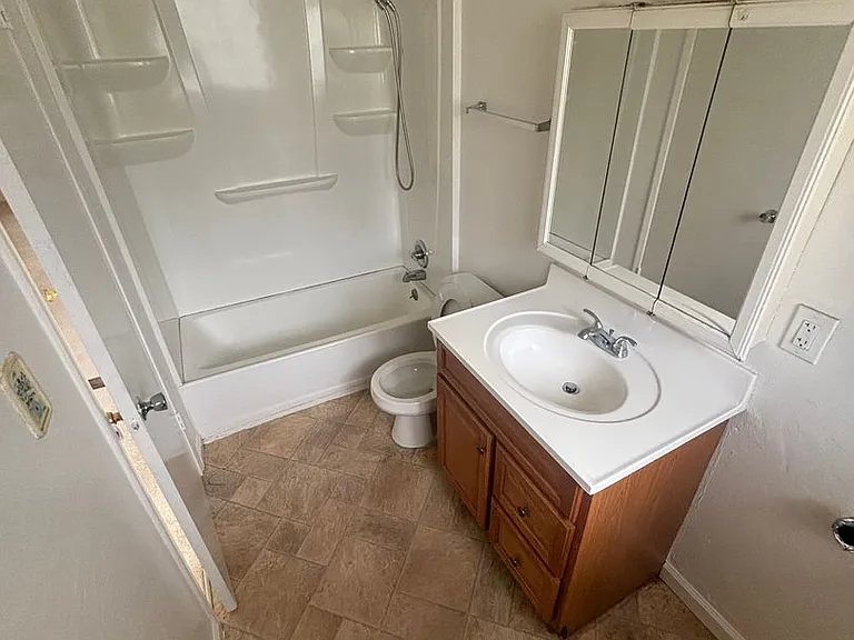 1119 Florida St — Photo 10