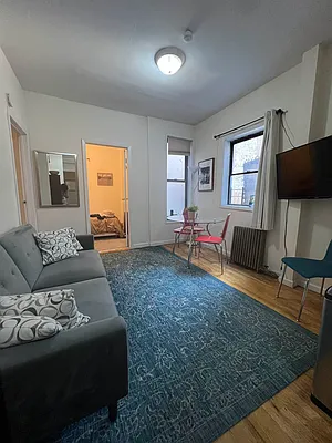 Rented by Green City Realty | media 1