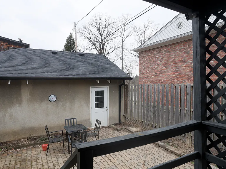 Maple Crest Ct — Photo 6