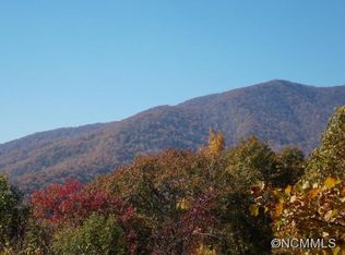 44 Greenwood Ln, Waynesville, NC 28786