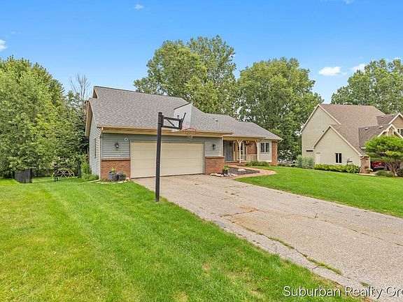 3rd image of 2543 Glencairin Dr NW