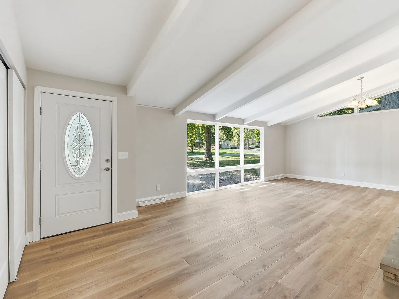 6821 Woodcrest Dr — Photo 3