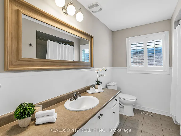 284 Bilbrough St — Photo 20
