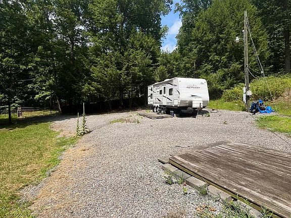 3rd image of 83 Seneca Ridge Rd