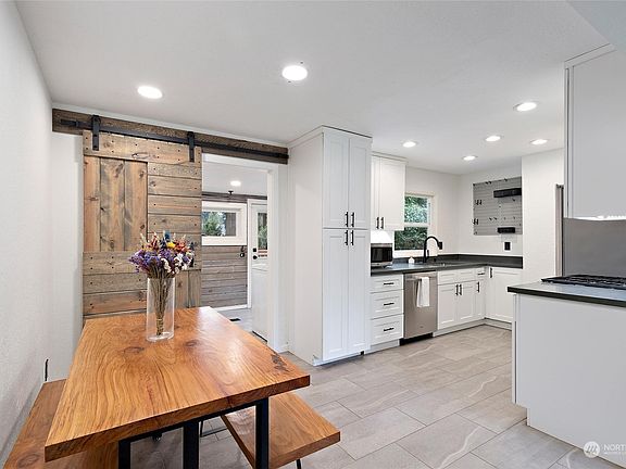 4th image of 3110 175th Street SW