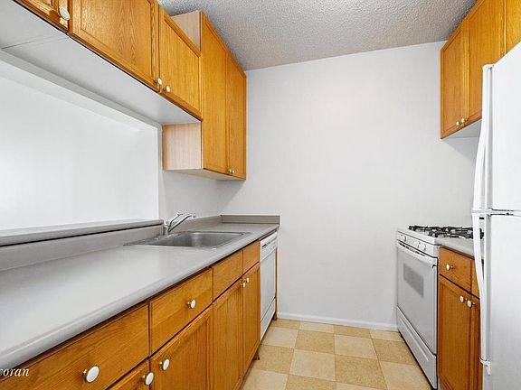 3rd image of 474 48th Ave APT 29E