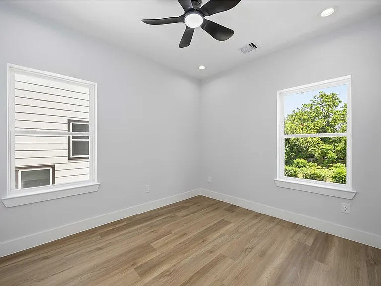 4138 Larkspur St #B — Photo 11