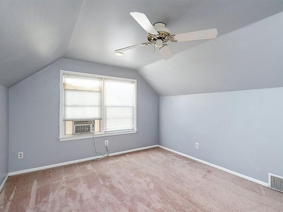 4th image of 26116 Winton St