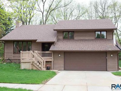 2333 S Woodbine Ln, Sioux Falls, SD, 57103