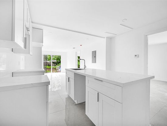 127 NE 8th Street, Pompano Beach, FL 33060