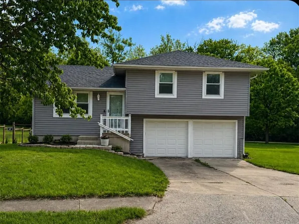 1452 Park Ln, Liberty, MO 64068