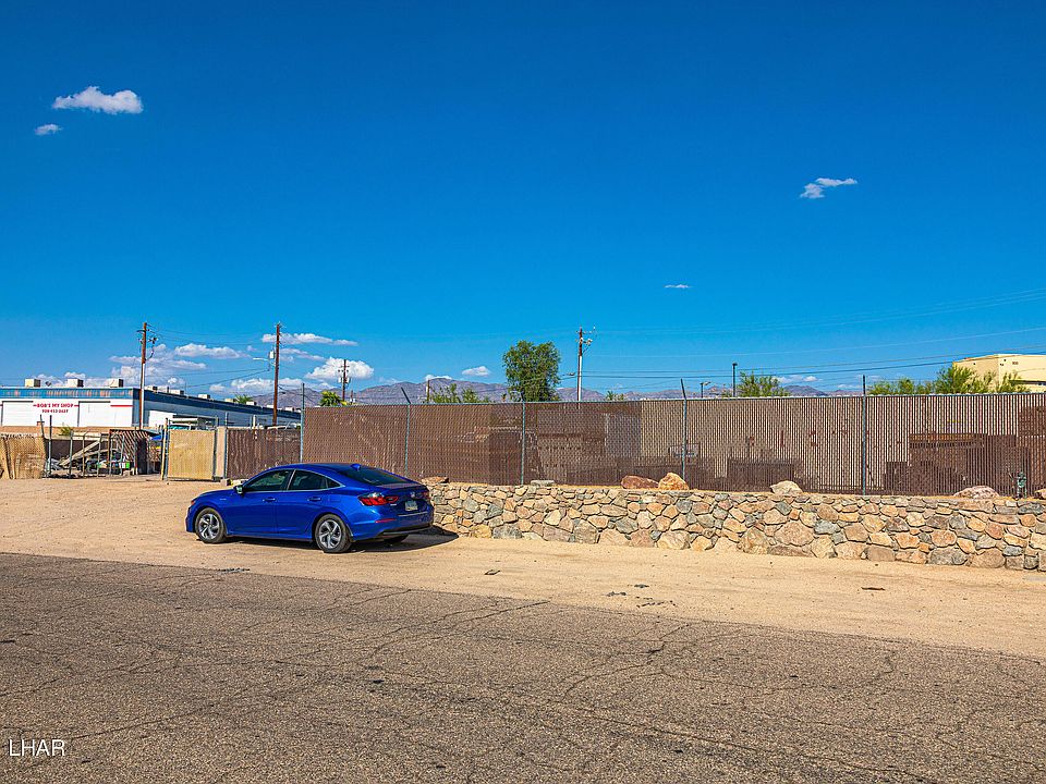 2nd image of 760 Enterprise Dr Lot 2