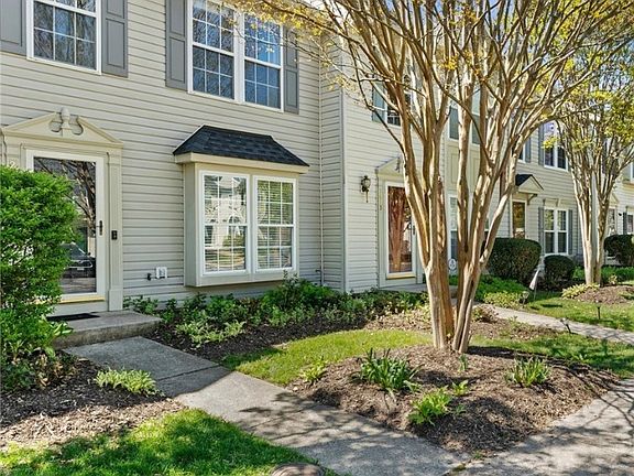 2nd image of 2421 Valleymeade Pl