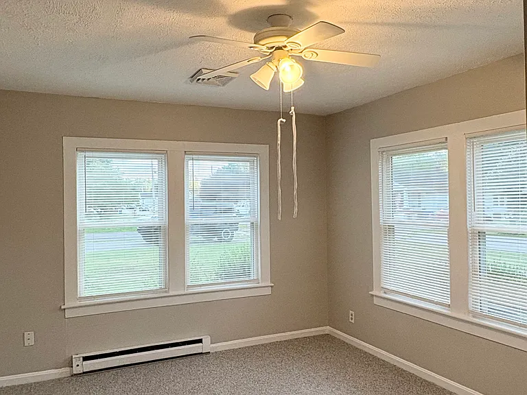 140 Highland Ave — Photo 16