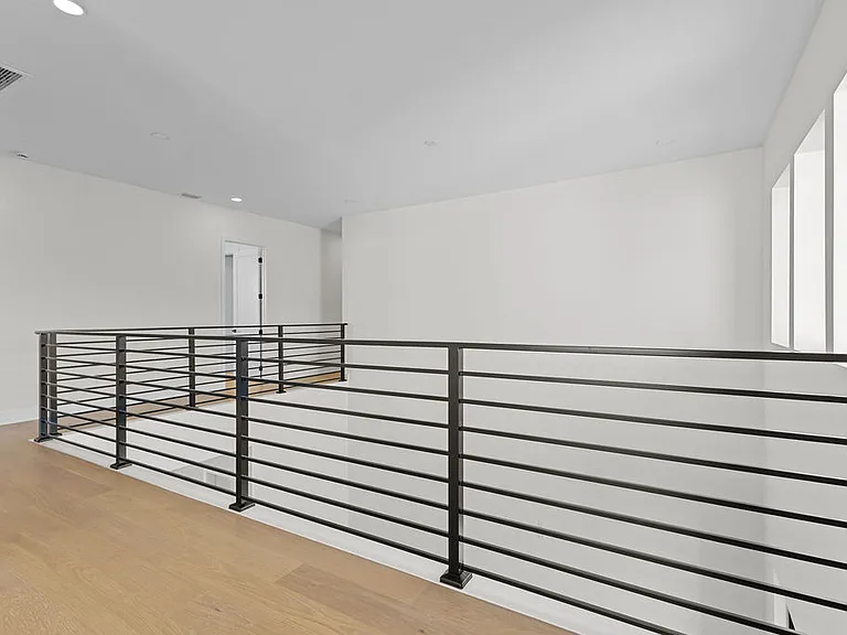 3202 W La Salle St — Photo 48