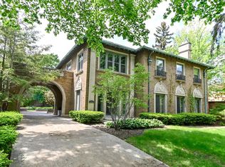 2721 N Lake Dr, Milwaukee, WI 53211