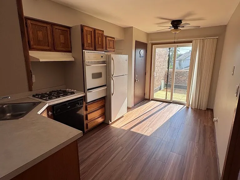 539 N Lake St #539 — Photo 8