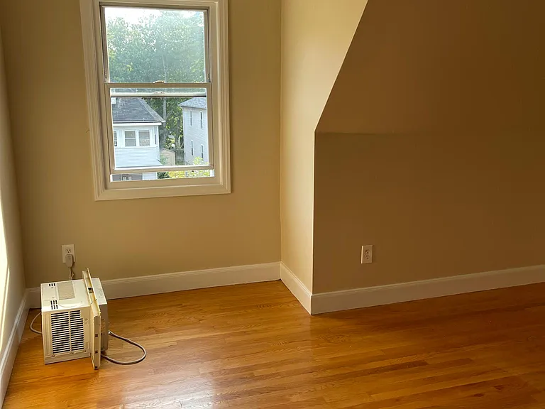 BEDROOM NUMBER 2