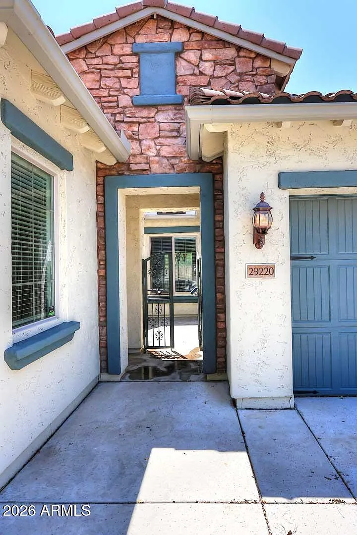 4 bed, 2.5 bath, 2550 sqft, $3,400 — Photo 3
