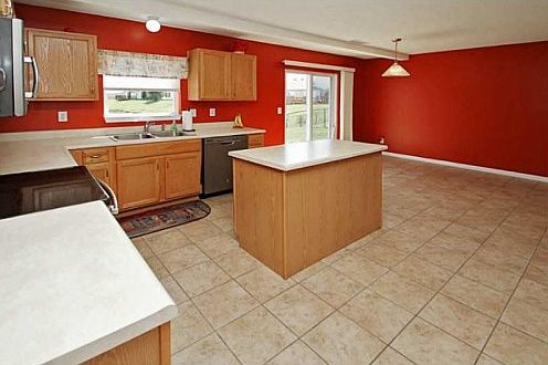 5th image of 927 Yellowwood Dr