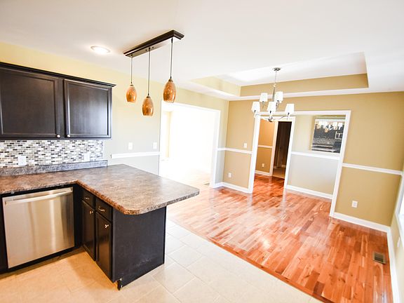 3rd image of 214 Savanna Dr