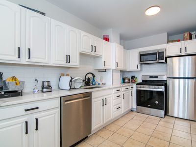 448 Park Dr APT 4, Boston, MA, 02215