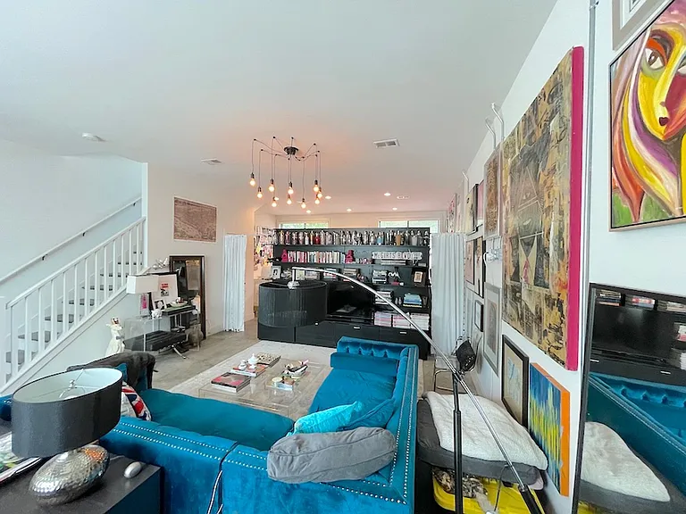 1212 E Broad St — Photo 25