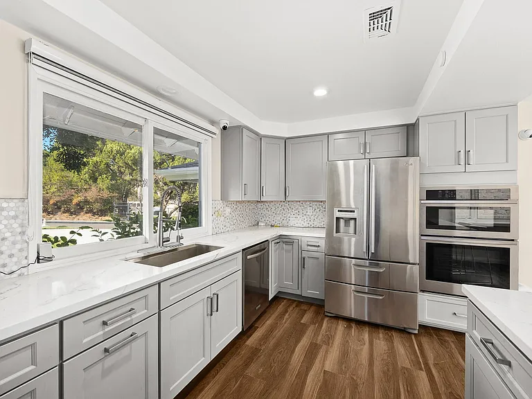 12110 Bowmore Ave — Photo 3