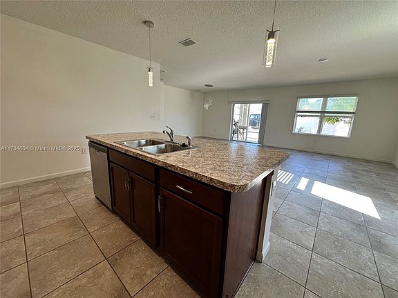 5th image of 2325 SW Scodella Ter