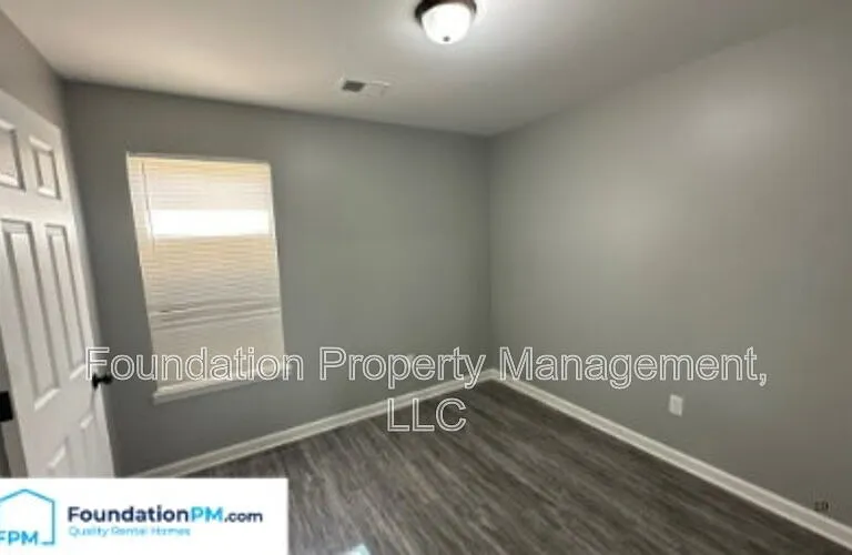 605 Howard Dr — Photo 12