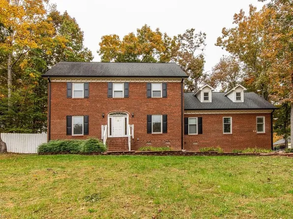 1713 Braemore Ct, Kernersville, NC 27284