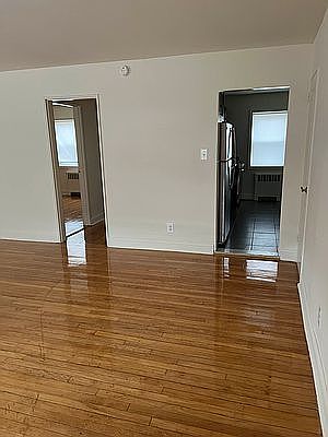 4th image of 6 Stratford Ave #1A