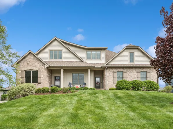 6858 Grover Station, Bettendorf, IA 52722