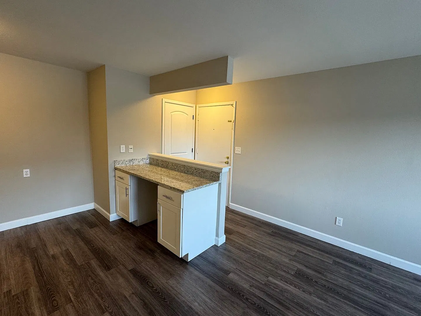 Newly renovated 2-bedroom apartments with in unit laundry — Photo 3