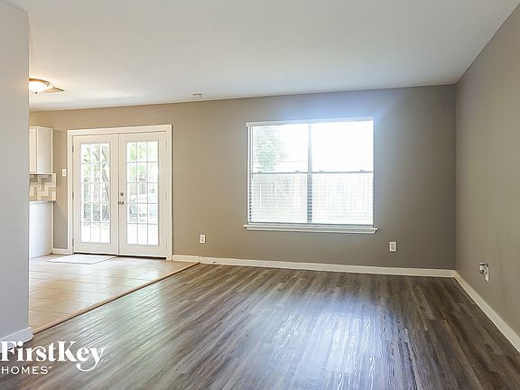 3rd image of 7311 Village Lake Dr