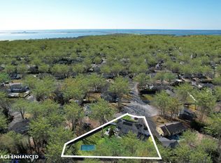 8 Westerly Ct, Hampton Bays, NY 11946