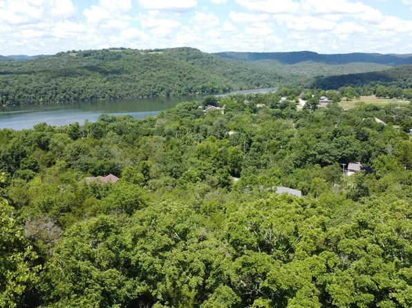 17 Quail Run Dr #5, Eureka Springs, AR 72631