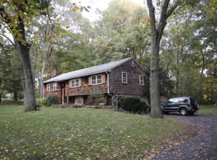 33 Pinecrest Rd, North Stonington, CT 06359