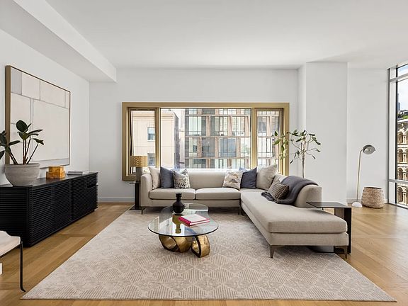 4th image of 30 Warren St #5A