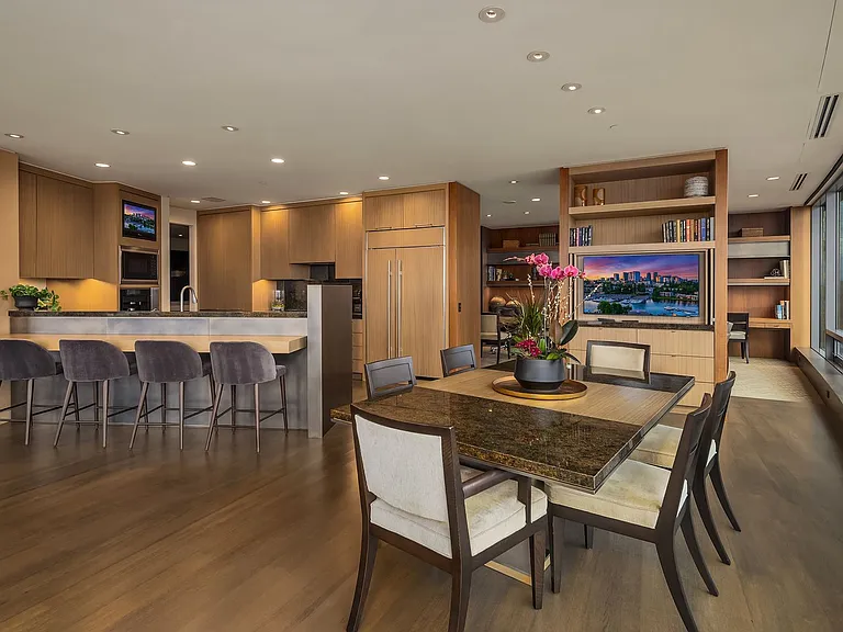 650 Bellevue Way NE #4004 — Photo 9